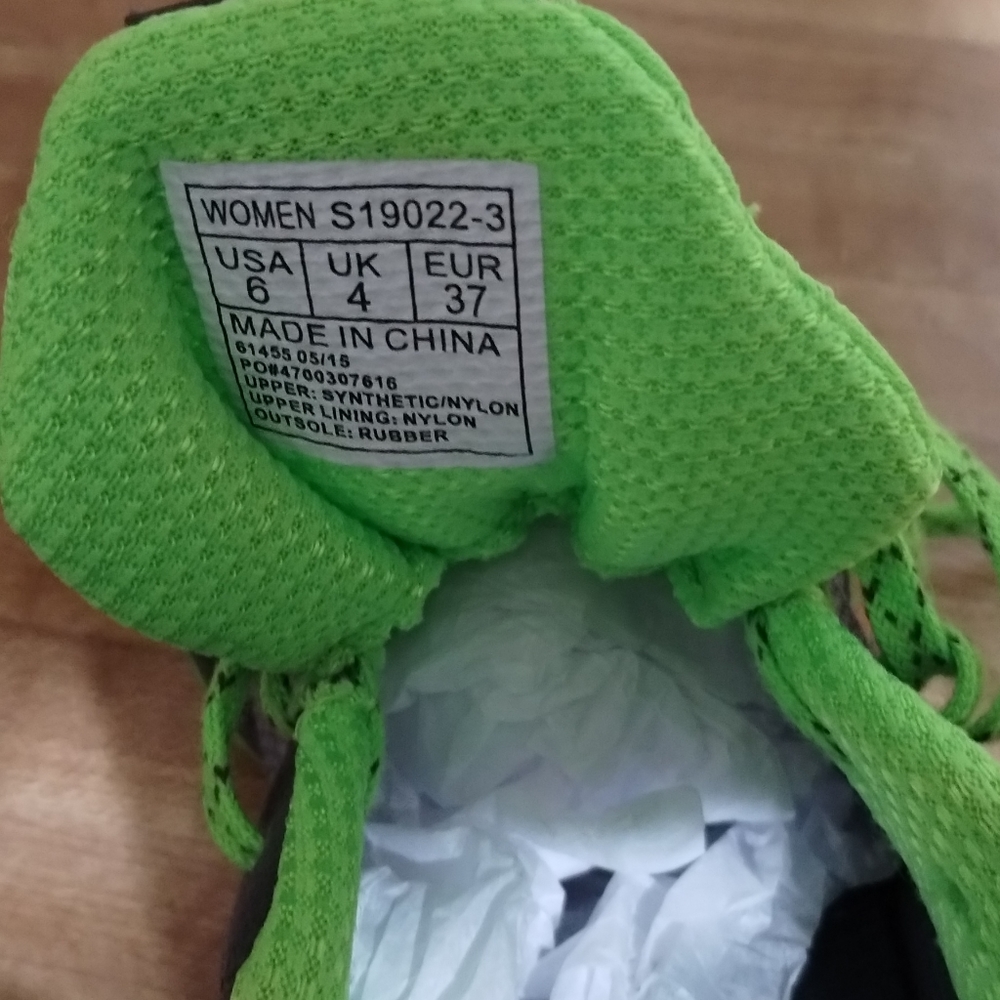 Saucony track shoes